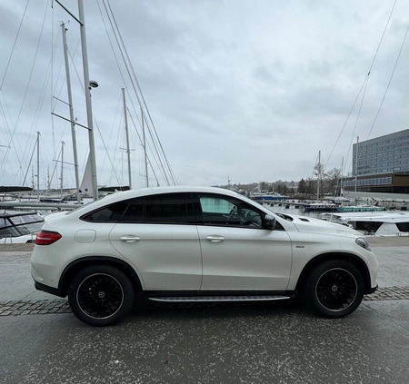 Mercedes-Benz GLE cena 229000 przebieg: 129000, rok produkcji 2016 z Gdynia małe 301